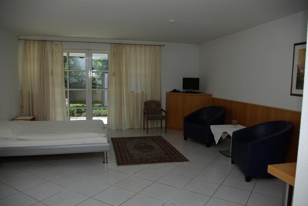 באד הומבורג וור דר הואה Hotel Alte Bruecke מראה חיצוני תמונה