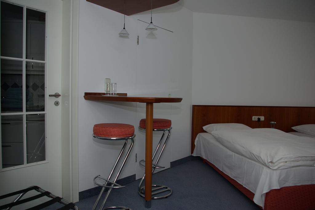 באד הומבורג וור דר הואה Hotel Alte Bruecke מראה חיצוני תמונה