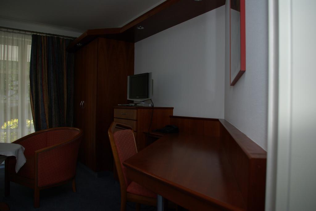 באד הומבורג וור דר הואה Hotel Alte Bruecke מראה חיצוני תמונה