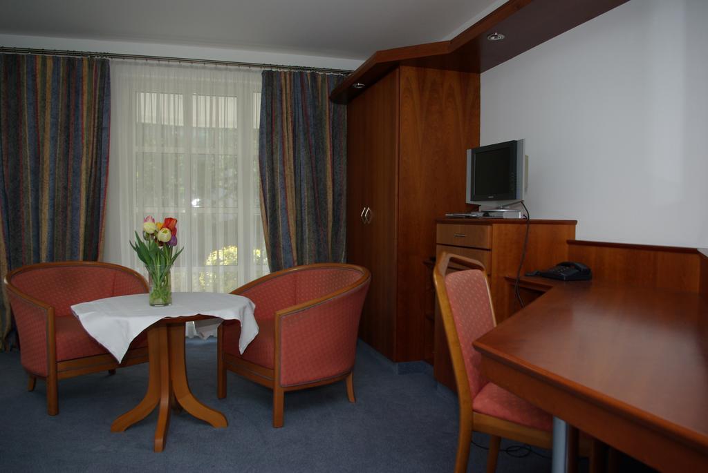 באד הומבורג וור דר הואה Hotel Alte Bruecke מראה חיצוני תמונה