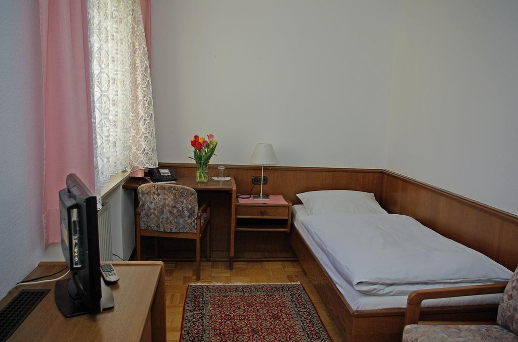 באד הומבורג וור דר הואה Hotel Alte Bruecke חדר תמונה