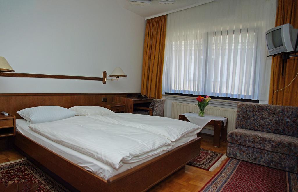 באד הומבורג וור דר הואה Hotel Alte Bruecke חדר תמונה